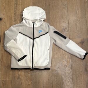 Nike White and Gray Puffer Jacket with Hood and Zipper